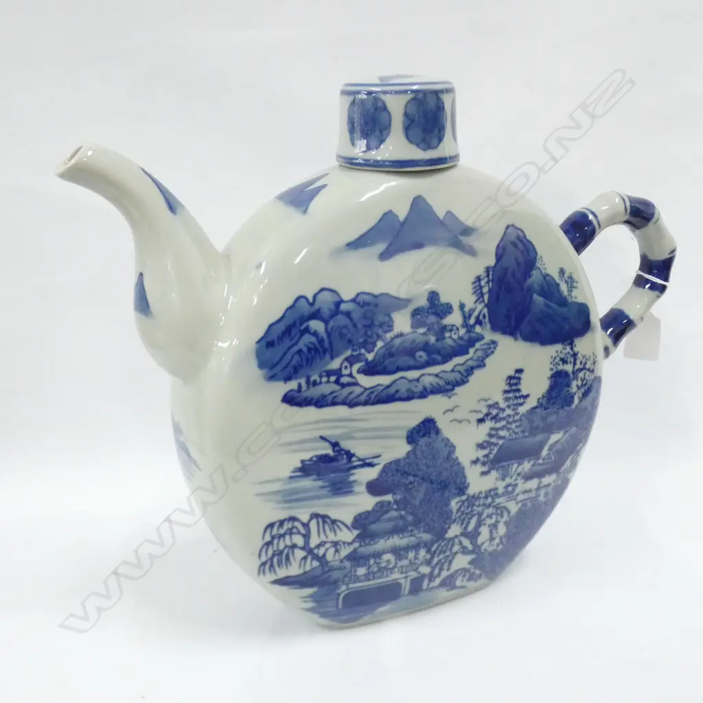 LG BLUE & WHITE ORIENTAL TEAPOT H 310MM Image 1++