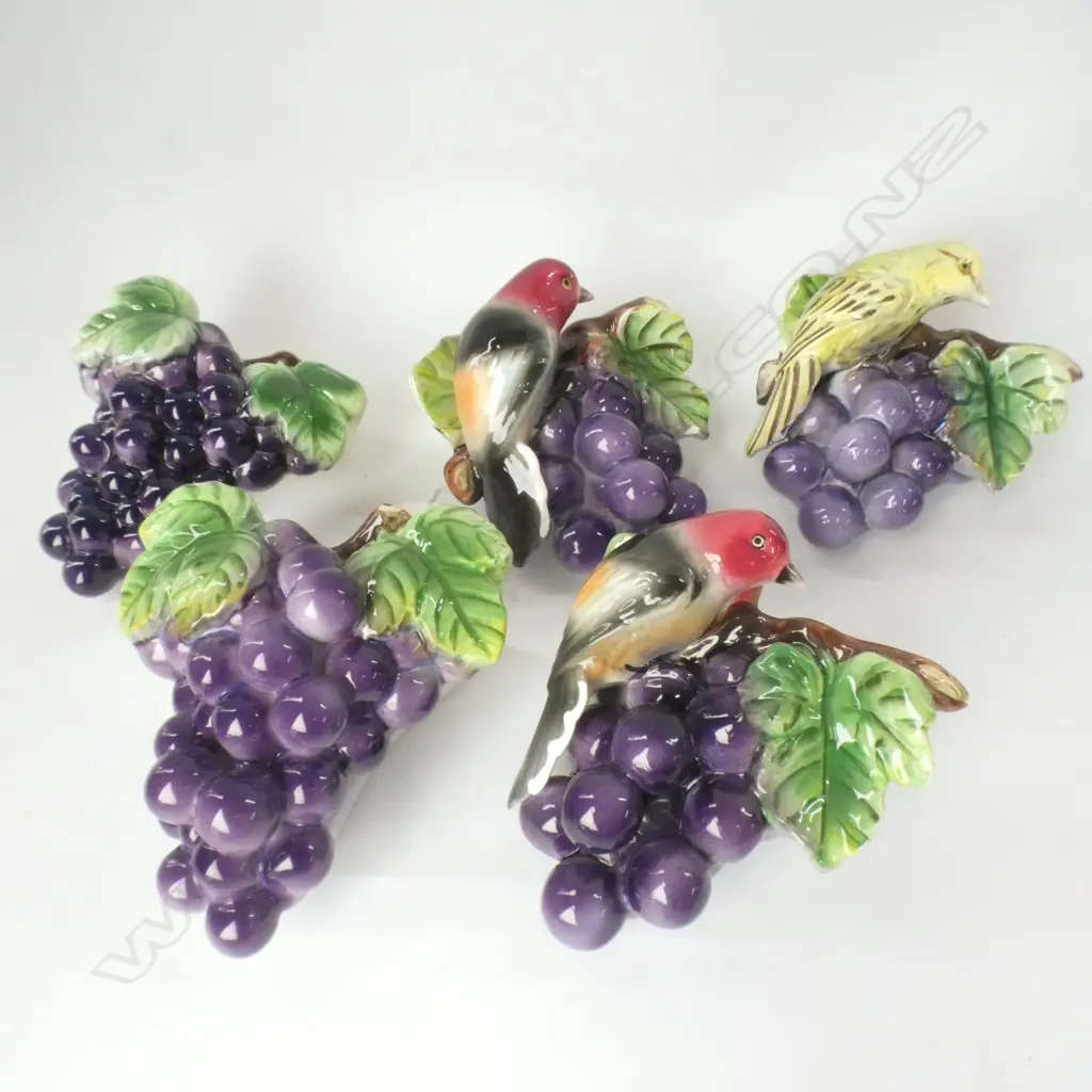 5 RETRO CERAMIC GRAPE WALL POCKET VASES - 3 WITH BIRDS H 130MM Image 1++