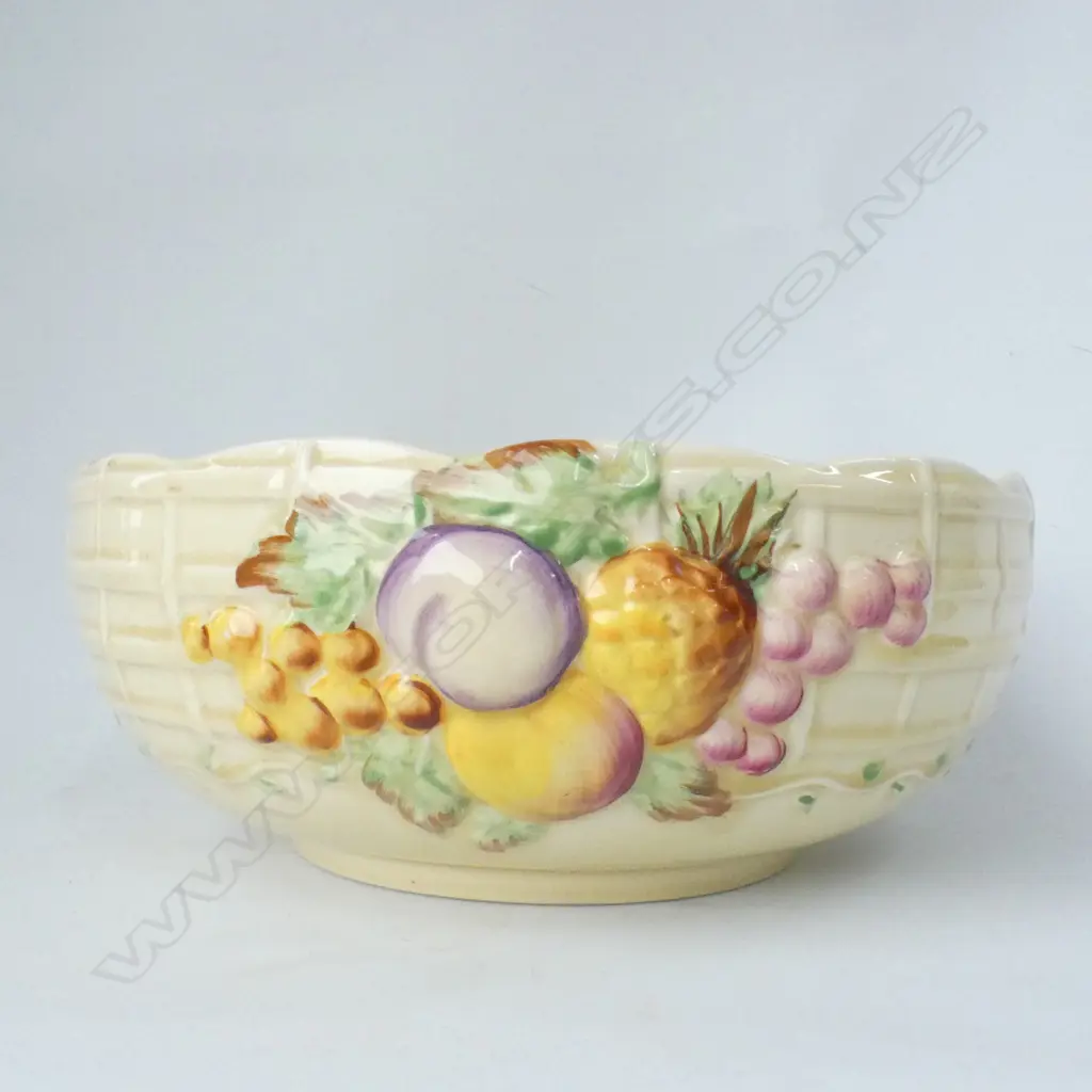 CLARICE CLIFF BOWL (DIA 230MM) A/F Image 1++