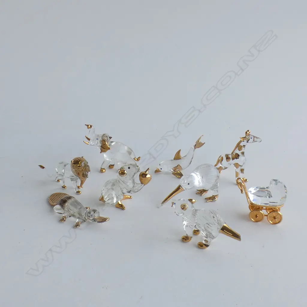 8 MINIATURE GLASS ANIMALS WITH GOLD PAINTED ACCENTS + MINIATURE GLASS PRAM Squirrel, Giraffe and Tasmanian devil faulted Image 1++
