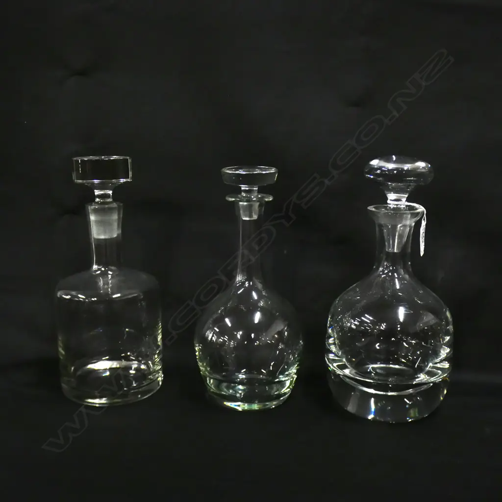 3 CRYSTAL DECANTERS H.280mm Image 1++