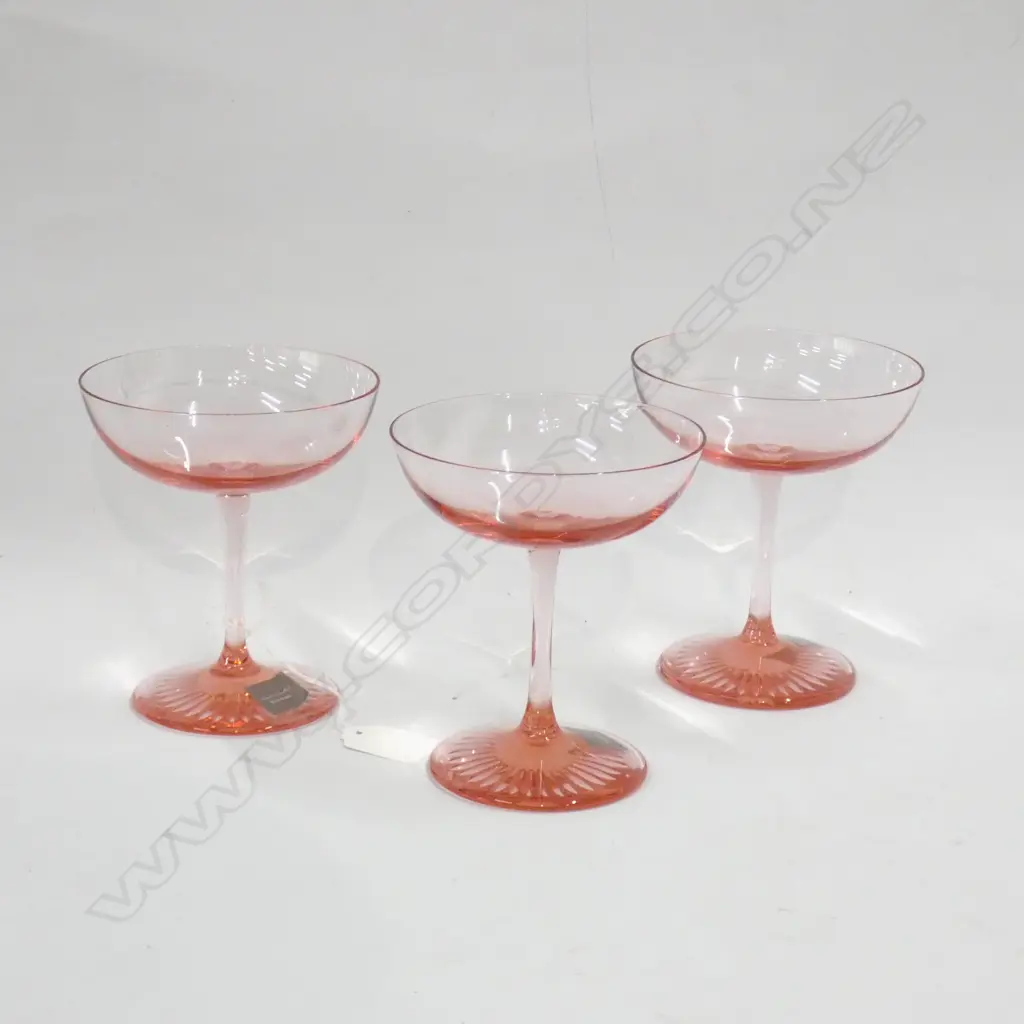 3 WATERFORD CRYSTAL PINK CHAMPAGNE GLASSES - IN ORIGINAL BOX (4TH GLASS MISSING) Image 1++