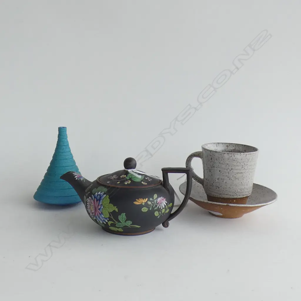 3 PCES CERAMICS; 2 NZ STUDIO POTTERY; MARGARET MILNE C/S + CECILIA PARKINSON VASE H.110mm + 18thC WEDGWOOD TEAPOT AF  Image 1++