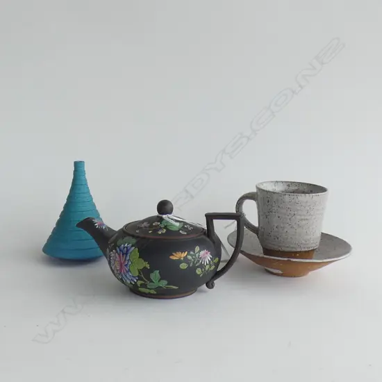 3 PCES CERAMICS; 2 NZ STUDIO POTTERY; MARGARET MILNE C/S + CECILIA PARKINSON VASE H.110mm + 18thC WEDGWOOD TEAPOT AF 