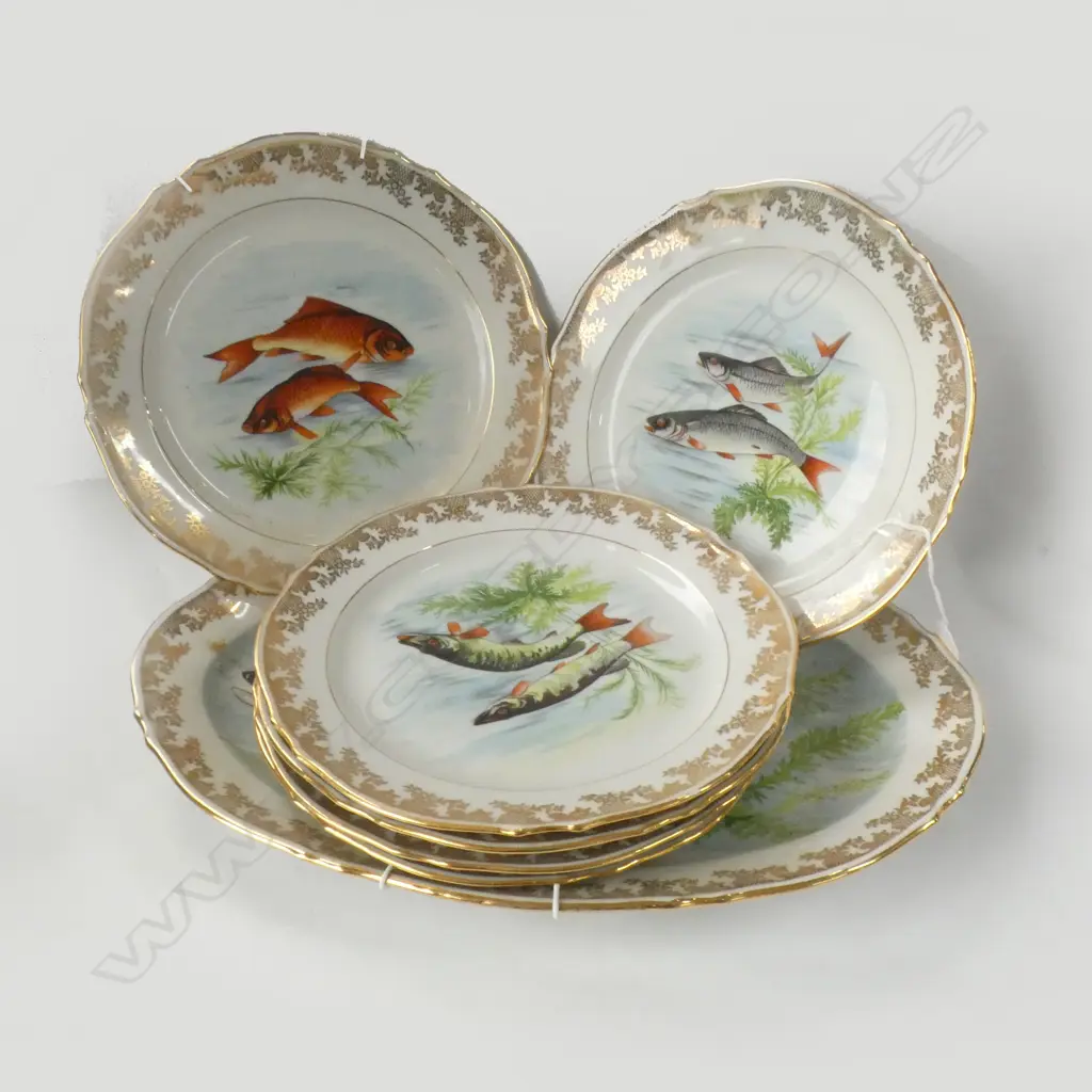 6 LIMOGES ASST FISH PATTERN PLATES (DIA 235MM) + LG OVAL PLATTER (L395MM) Image 1++