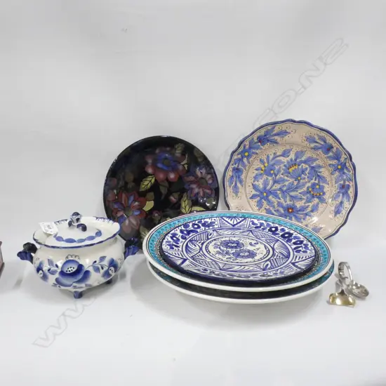 5 ASST. PLATES + BOWL & 2 LIDDED CONTAINERS 