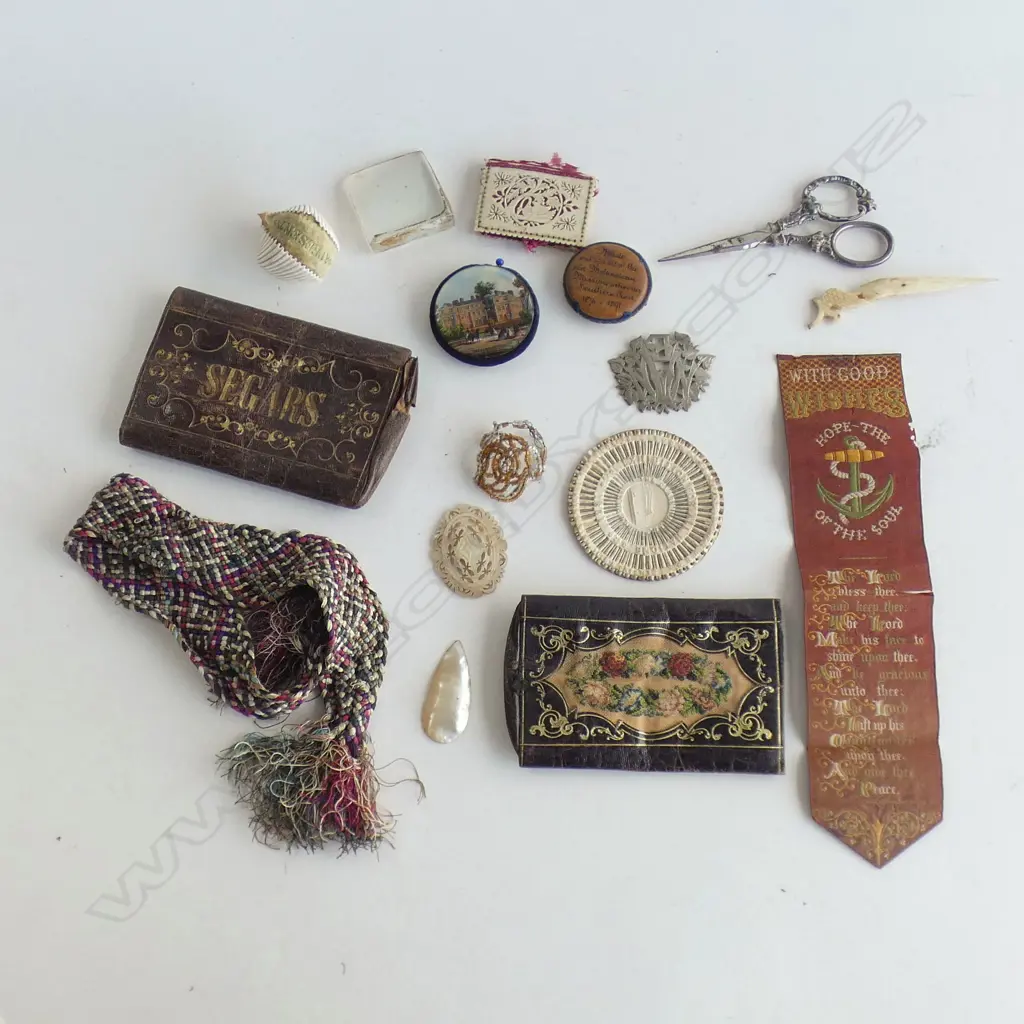 BAG OF OLD SEWING IMPLEMENTS ETC Image 1++