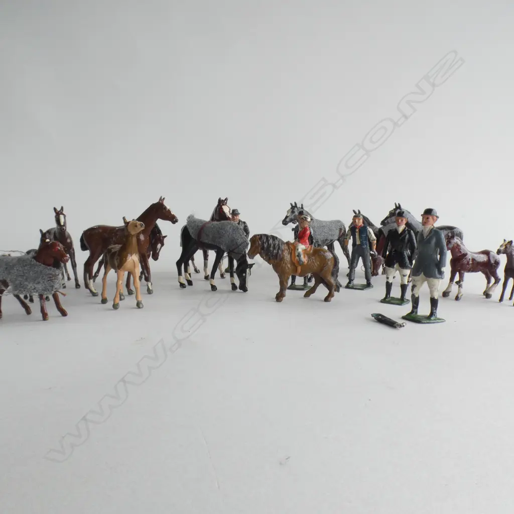 ASST. VINTAGE BRITONS LEAD TOY FARM HORSES ETC Image 1++