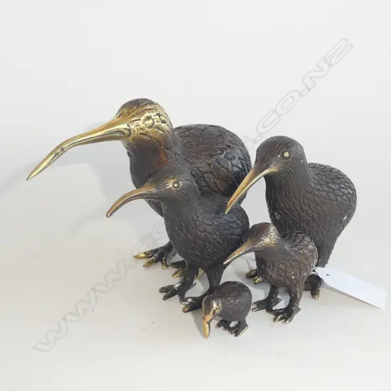 5 BRONZE KIWIS GRADUATING SIZE H.95mm