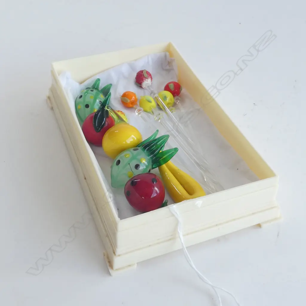 6 X COCKTAIL FRUITS & STICKS – ITALY 1970’S. Image 1++