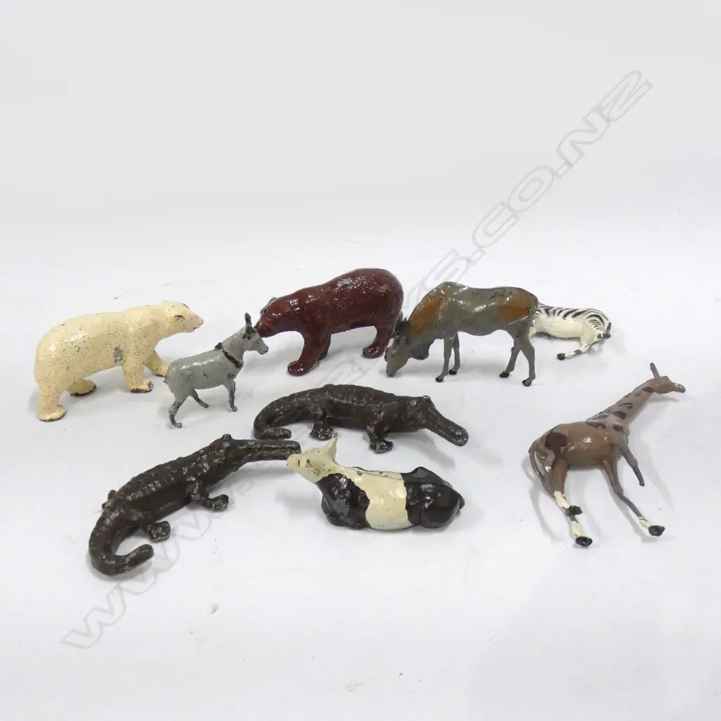 9 OLD LEAD TOY FARM ANIMALS BRITTIANS ETC. 2 CROCODILES. POLAR BEAR ETC some faults Image 1++