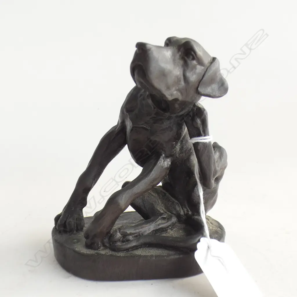 RESIN BLACK HOUND DOG SCRATCHING H. 115MM Image 1++