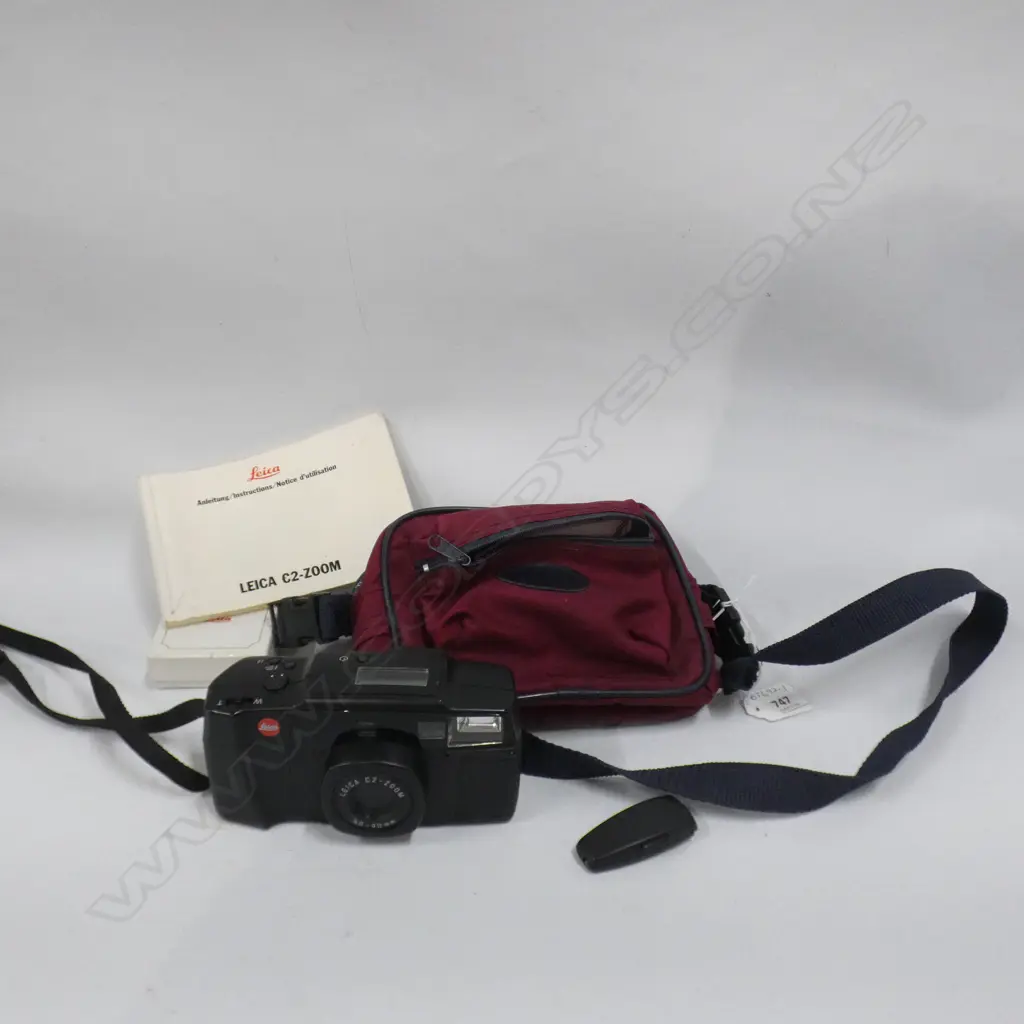 LEICA C2 XOOM 40-90MM CAMERA C2 INSTRUCTION BOOK & BAG & 2 LEICA PIN BADGES Image 1++