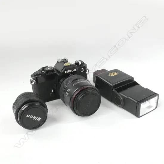 VINTAGE NIKON FM CAMERA; 35MM LENS, TAKINA AUTO FOCUS, FLASH, LIGHT METER BAG & FILM