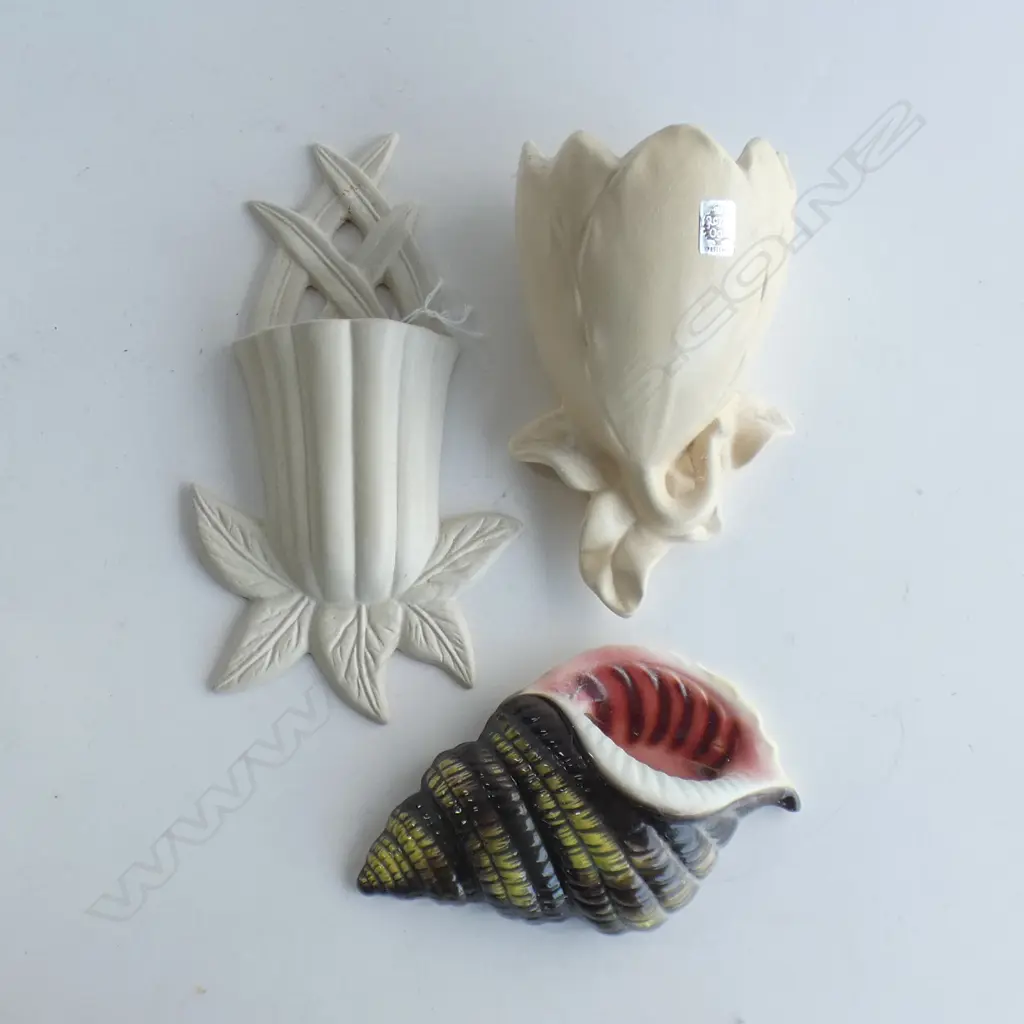 3 WALL VASES ROYAL OAK POTTERY /AUDLEY/ + SHELL H 240 MM Image 1++