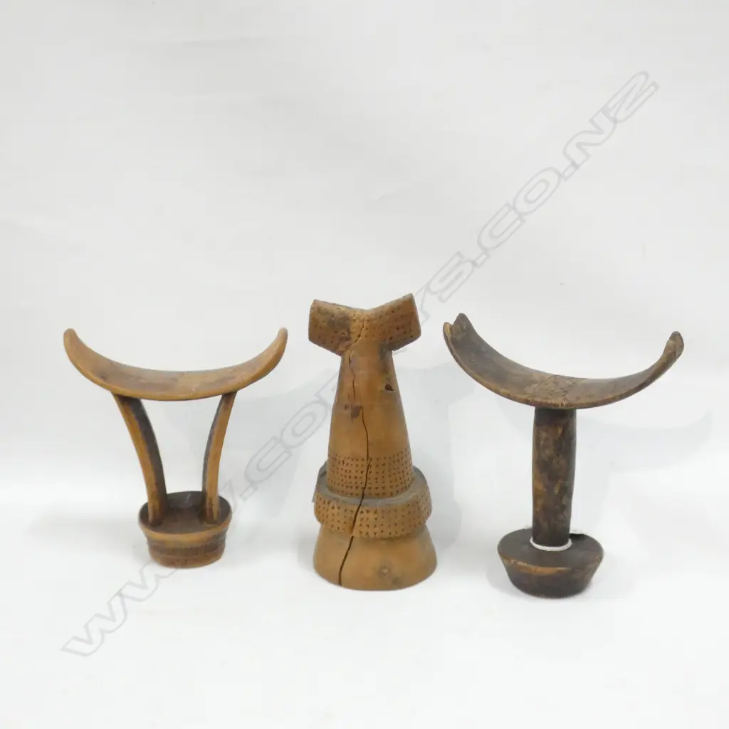 2 CARVED WOODEN ETHNIC HEAD RESTS + WOODEN PESTLE H.200mm Image 1++
