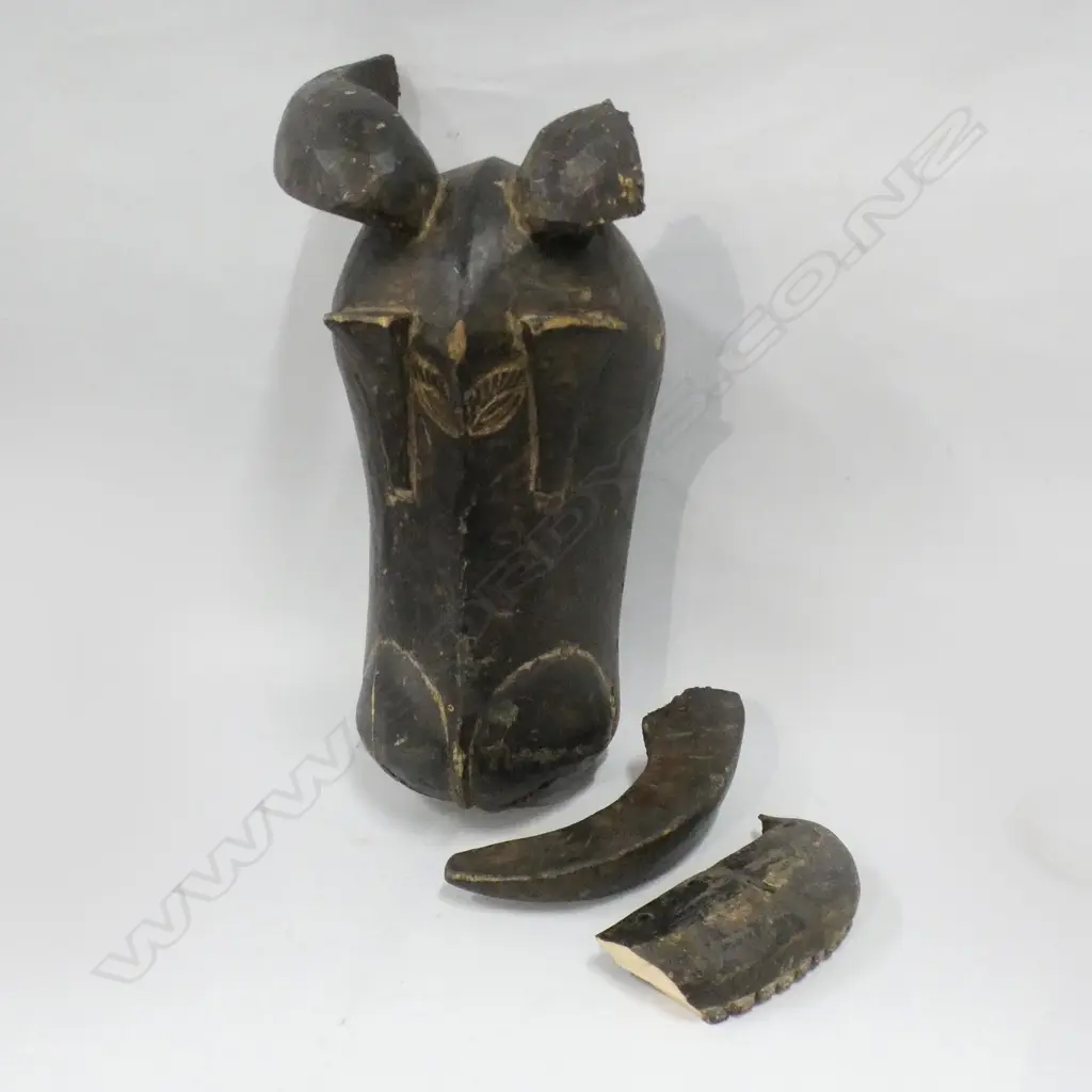 CARVED WOODEN AFRICAN HORNED BULLOCK MASK AF FANG TRIBE? H.500mm Image 1++