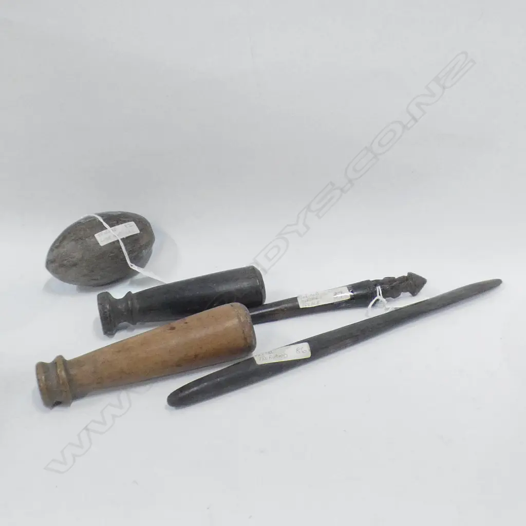 2 SOLOMON TROBRIAND ISLANDS MORTARS & PESTLES H.370mm + LIME CANISTER Image 1++