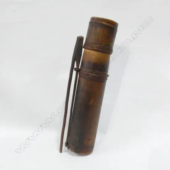 A BORNEO DYAK BLOW PIPE WITH POISON TIPPED DARTS L 1990 MM