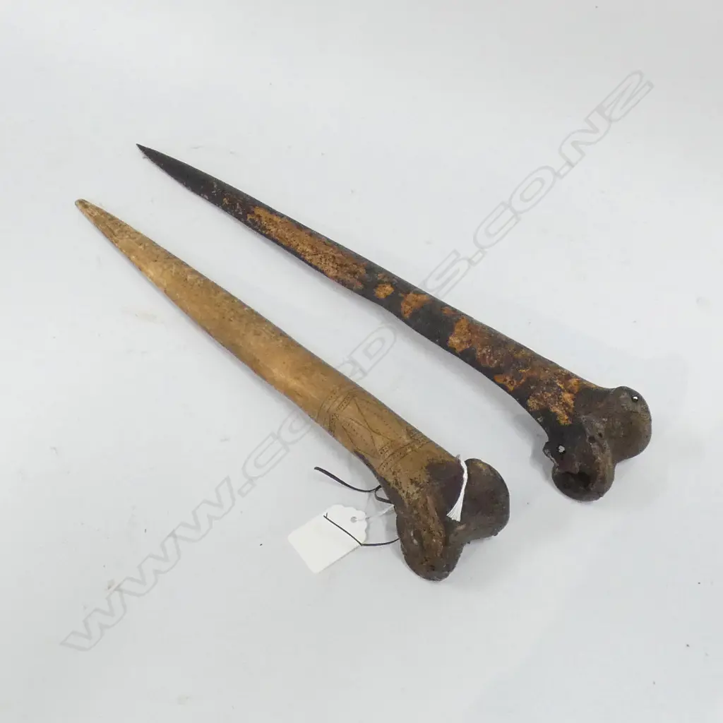 2 PNG CASSOWARY BIRD BONE DAGGERS L. 345mm Image 1++