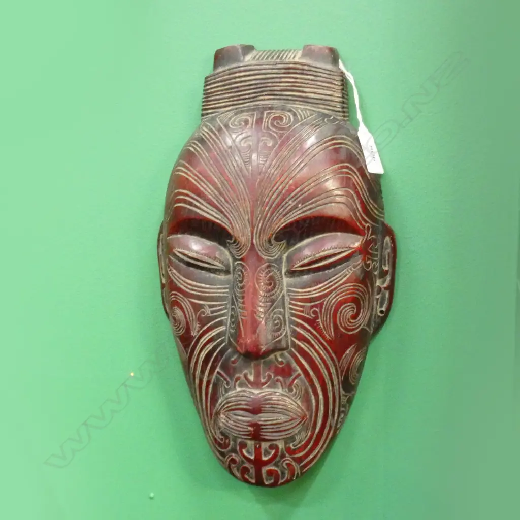 CARVED MAORI WHEKU L 325MM Image 1++