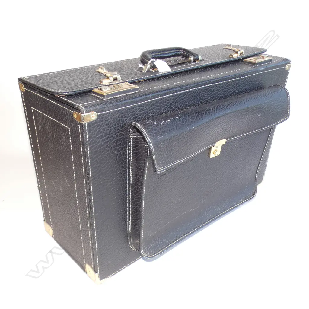 PILOTS BRIEFCASE.   Image 1++