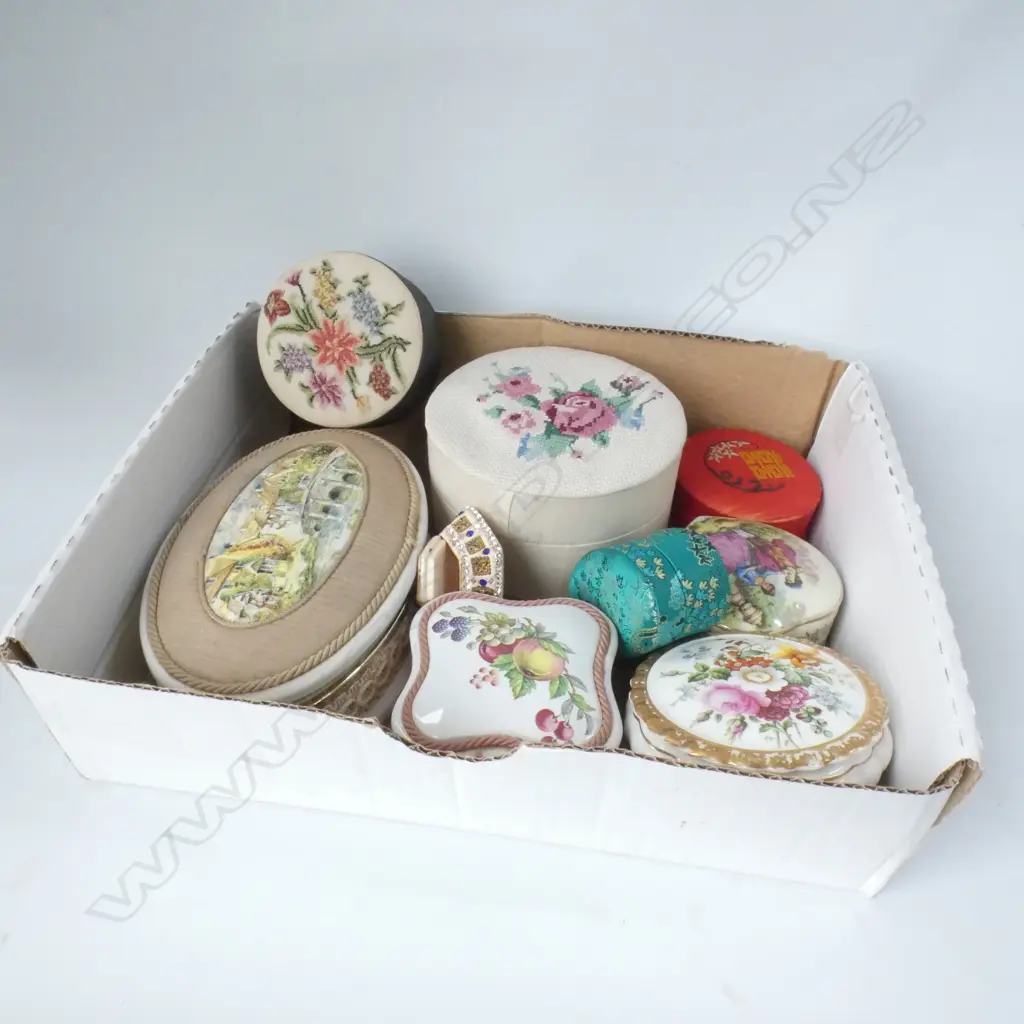 SM BOX LOT ASST TRINKET BOXES INCL TAPESTRY, ORIENTAL & PORCELAIN ETC.. Image 1++
