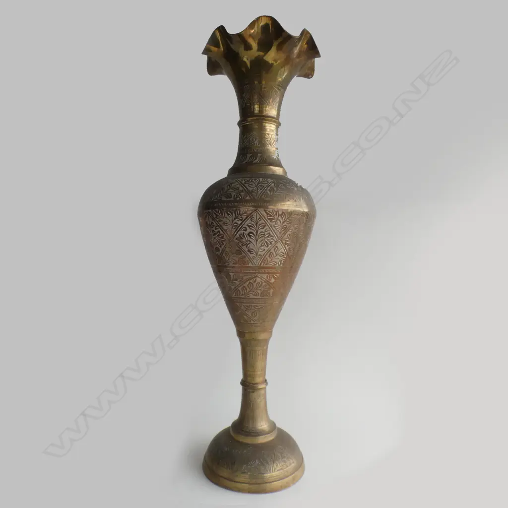 LARGE VINTAGE BRASS ENGRAVED VASE H 770 MM Image 1++
