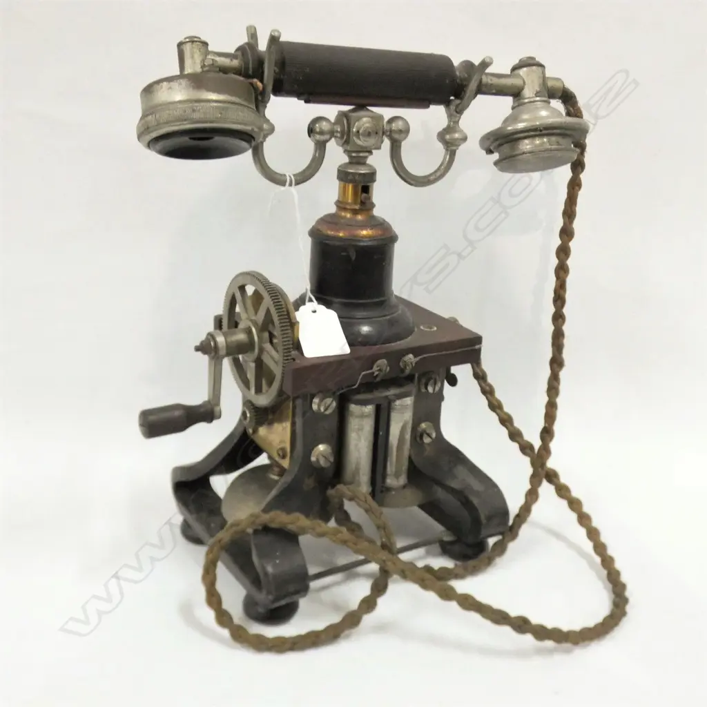 ANTIQUE SKELETON PHONE H.300mm Image 1++