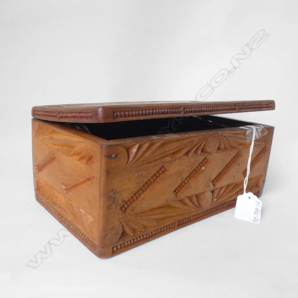 OLD CARVED WOODEN BOX (L225MM) WITH ASST SHOE CLEANING ASSORTMENTS Image 1++