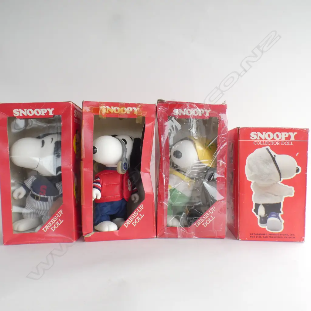 4 VINTAGE SNOOPY DRESS UP DOLLS IN ORIGINAL BOXES H 270 MM Image 1++