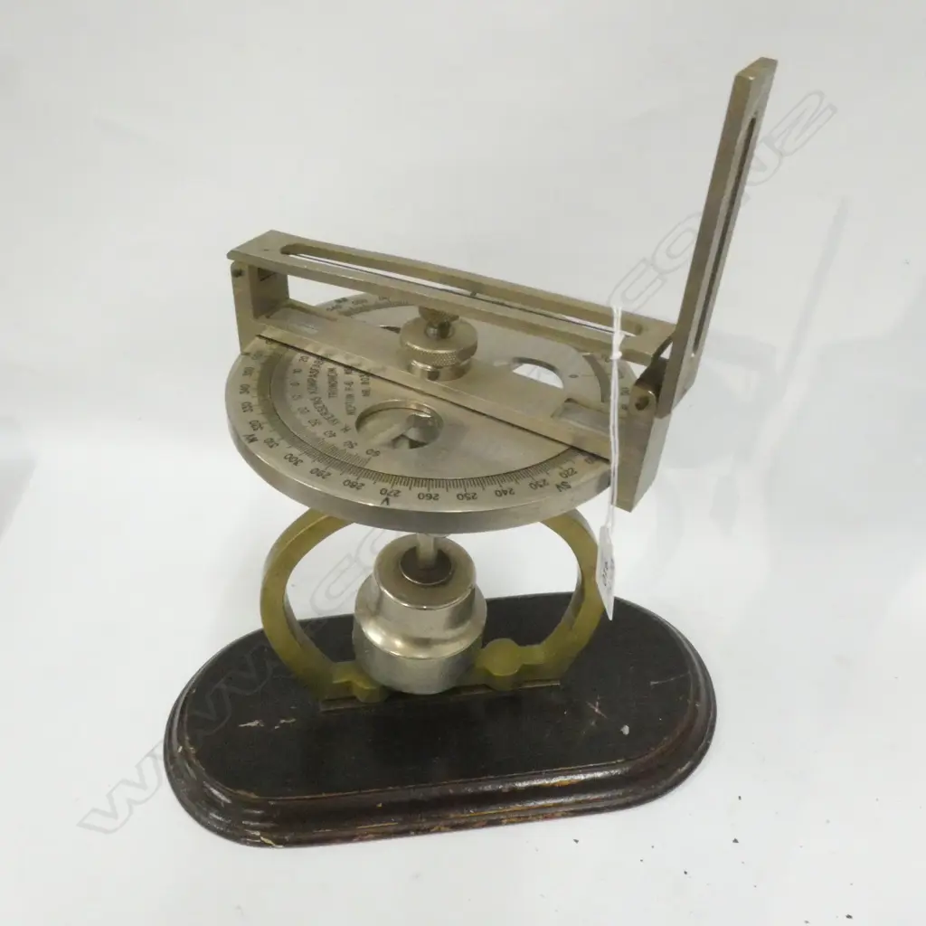NORWEGIAN COMPACT NAUTICAL COMPASS; 'H. IVERSENS KOMPASFABRIK A/S TRONDHEIM' Image 1++