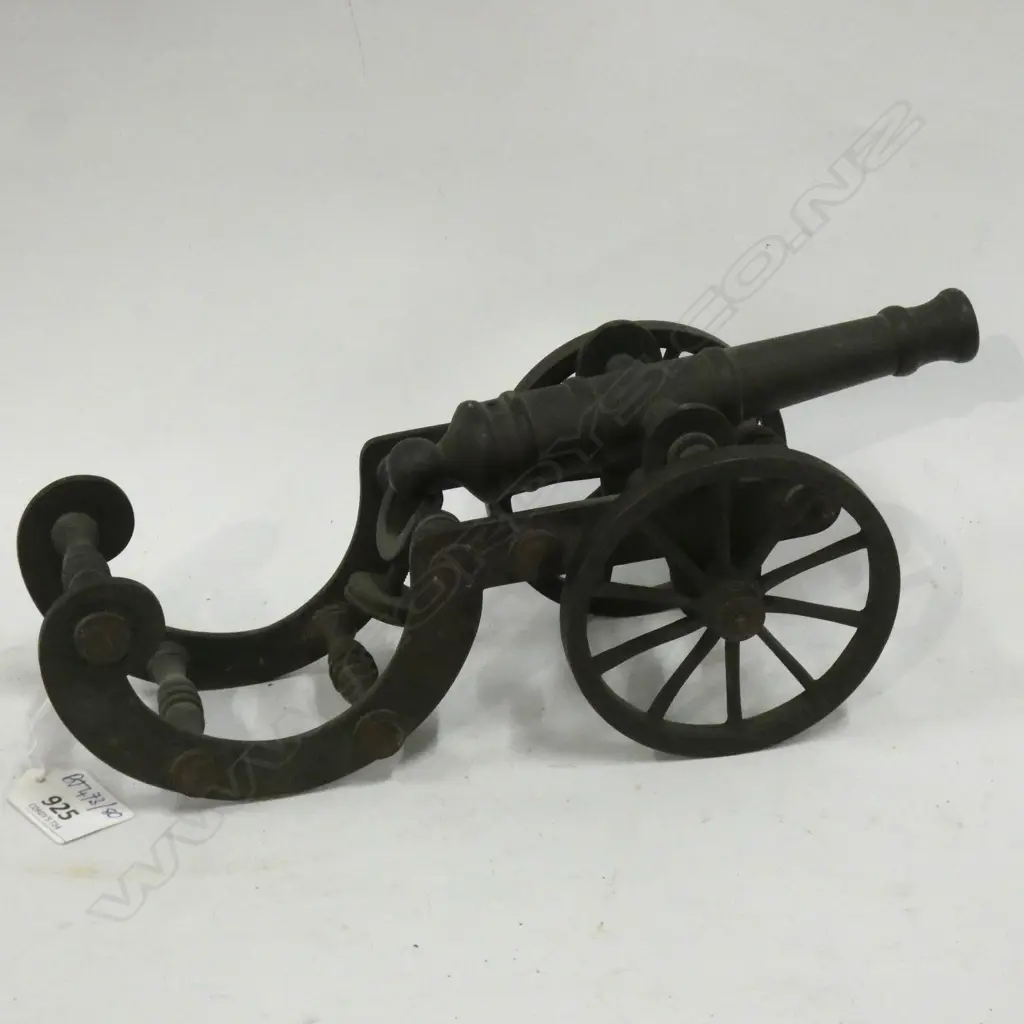 BRONZE CANON L.270mm ex. Highwic House Image 1++