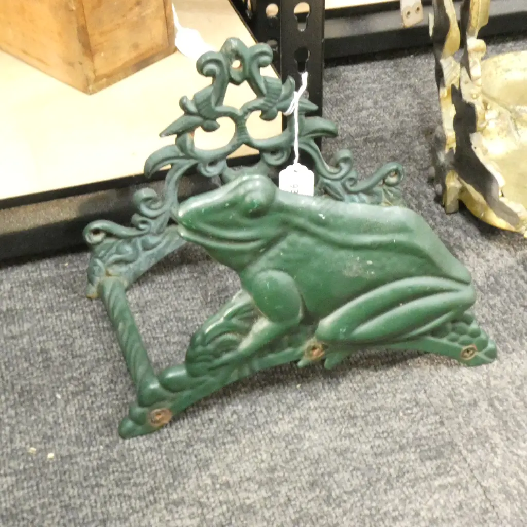 OLD GREEN PAINTED METAL FROG SHAPED BOOT SCRAPER  Image 1++
