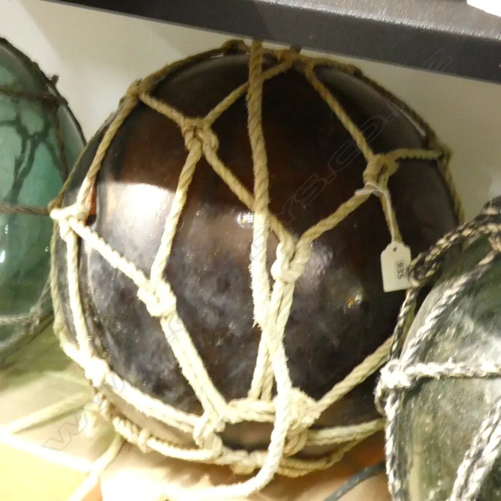 OLD BROWN GLASS FISHING FLOAT w. NETTING Dia.380mm Image 1++