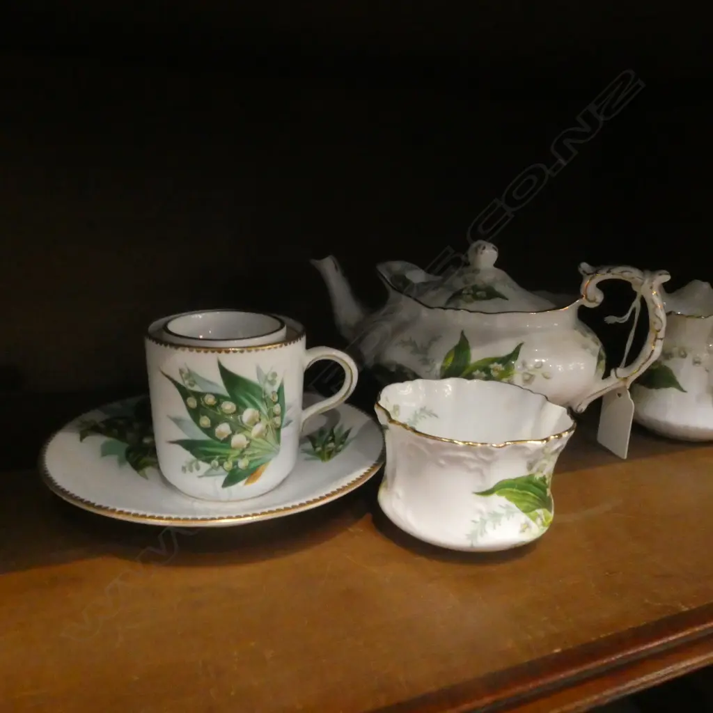 2 PART TEA SETS; HAMMERSLEY & OTHER + ROYAL WORCESTER LOVING CUP H.150mm AF CRACKED Image 1++