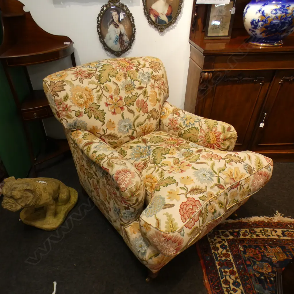 ARMCHAIR UPHOLSTERED IN CREWEL WORK PRINT FABRIC Image 1++