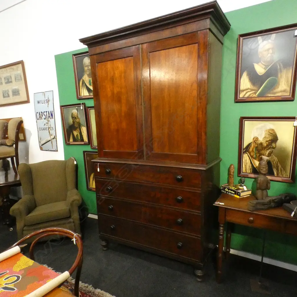 GEORGE III MAHOGANY LINEN PRESS  (ex Highwic House.The vendor is the great great grandson of the first owner of Highwic) Image 1++