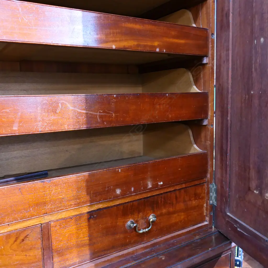 GEORGE III MAHOGANY LINEN PRESS  (ex Highwic House.The vendor is the great great grandson of the first owner of Highwic) Image 1++
