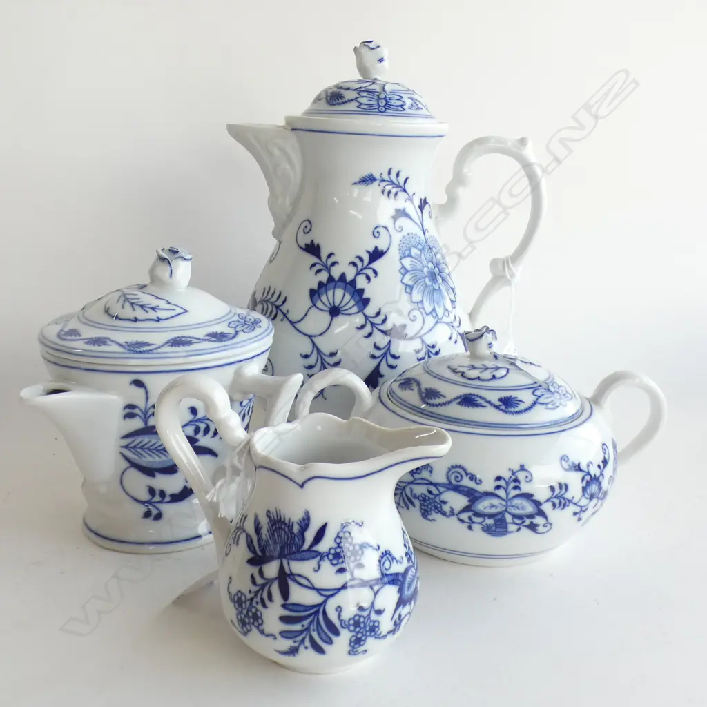 CZECH ZWIEBELMUSTER BLUE ONION 2 SPOUT TEAPOT, COFFEE POT, LIDDED SUGAR BOWL & MILK JUG Image 1++