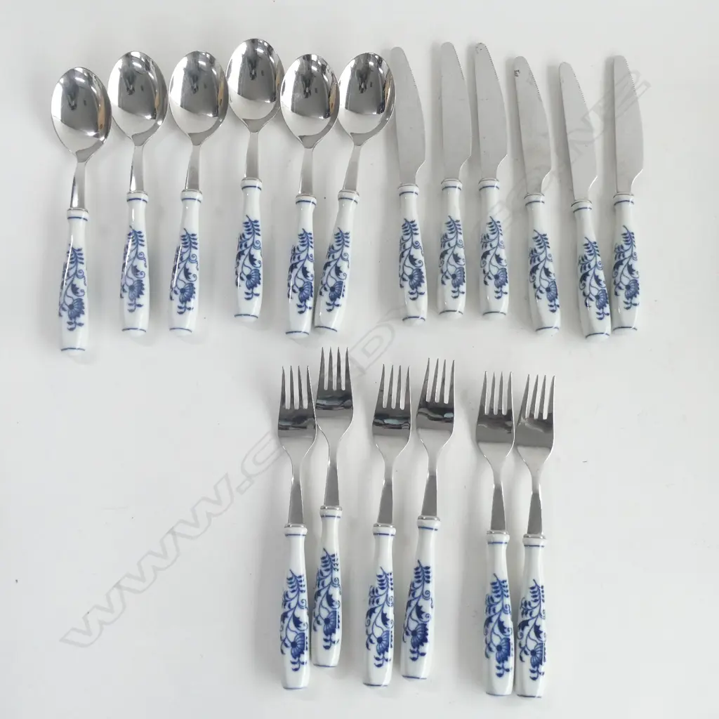 BLUE ONION PATTERN PORCELAIN HANDLE 18PC CUTLERY SET; 6 EACH KNIVES, FORKS & DESSERT SPOONS Image 1++