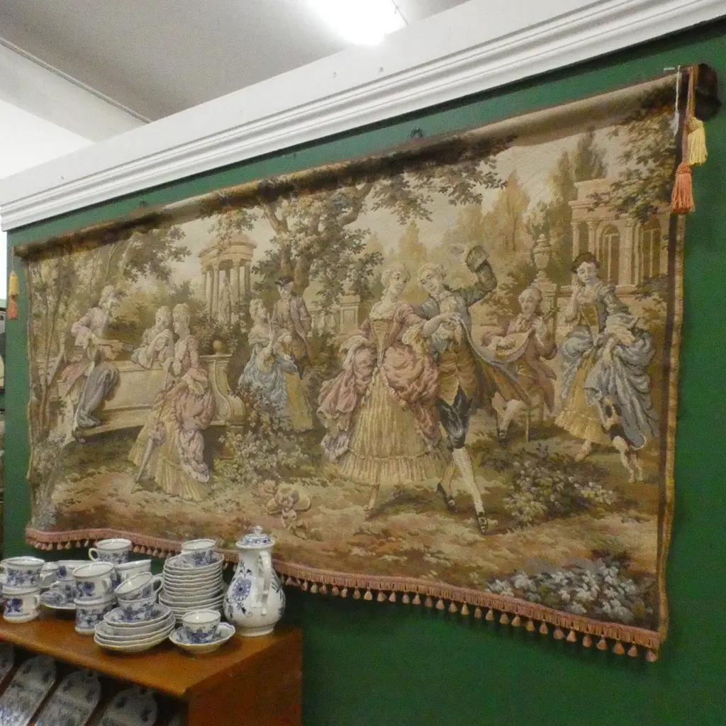 LG VINTAGE PERIOD SCENE TAPESTRY 1000 X 1960MM Image 1++