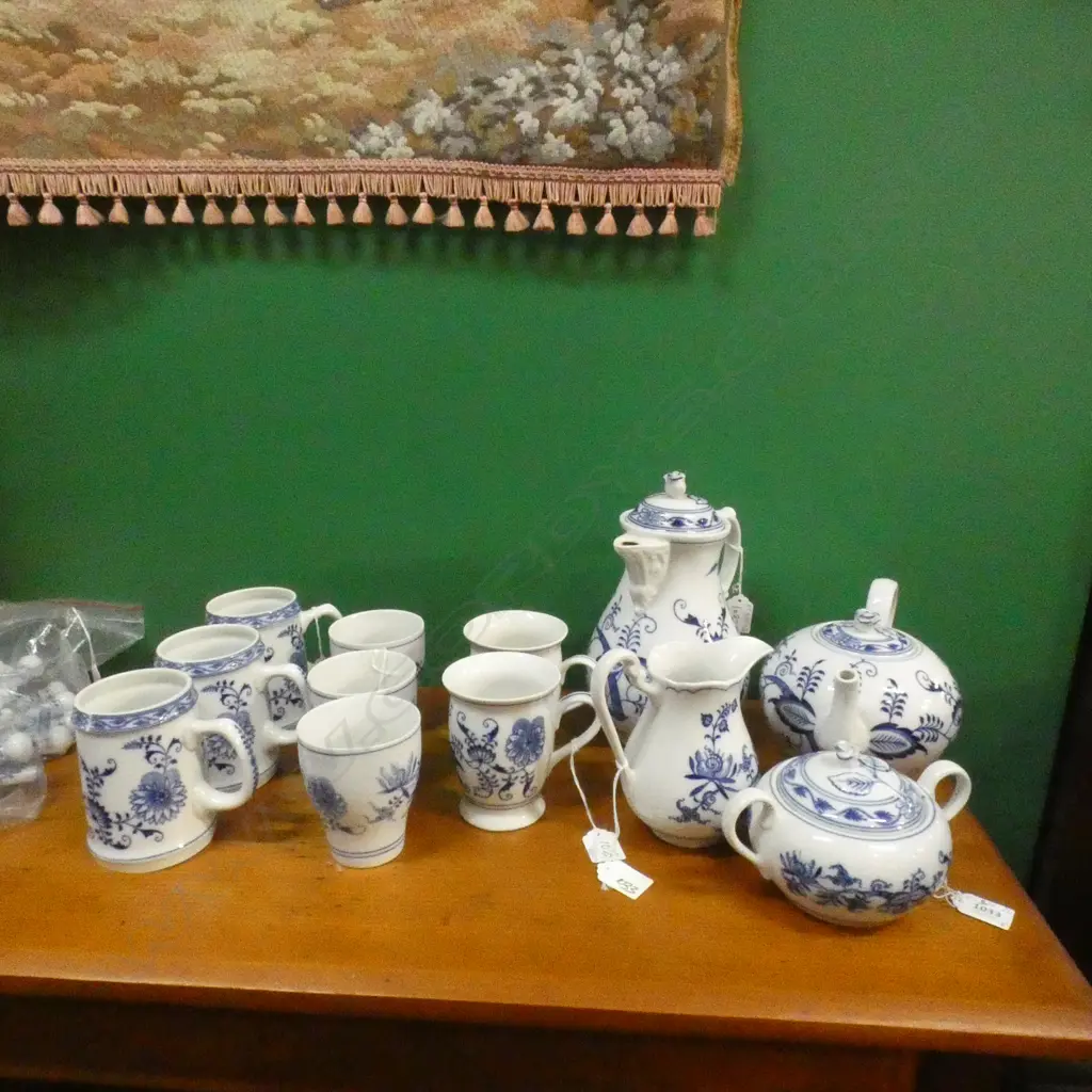 CZECH ZWIEBELMUSTER BLUE ONION LG COFFEE POT, TEAPOT, LIDDED SUGAR BOWL WITH ASST CUPS    & JUG Image 1++