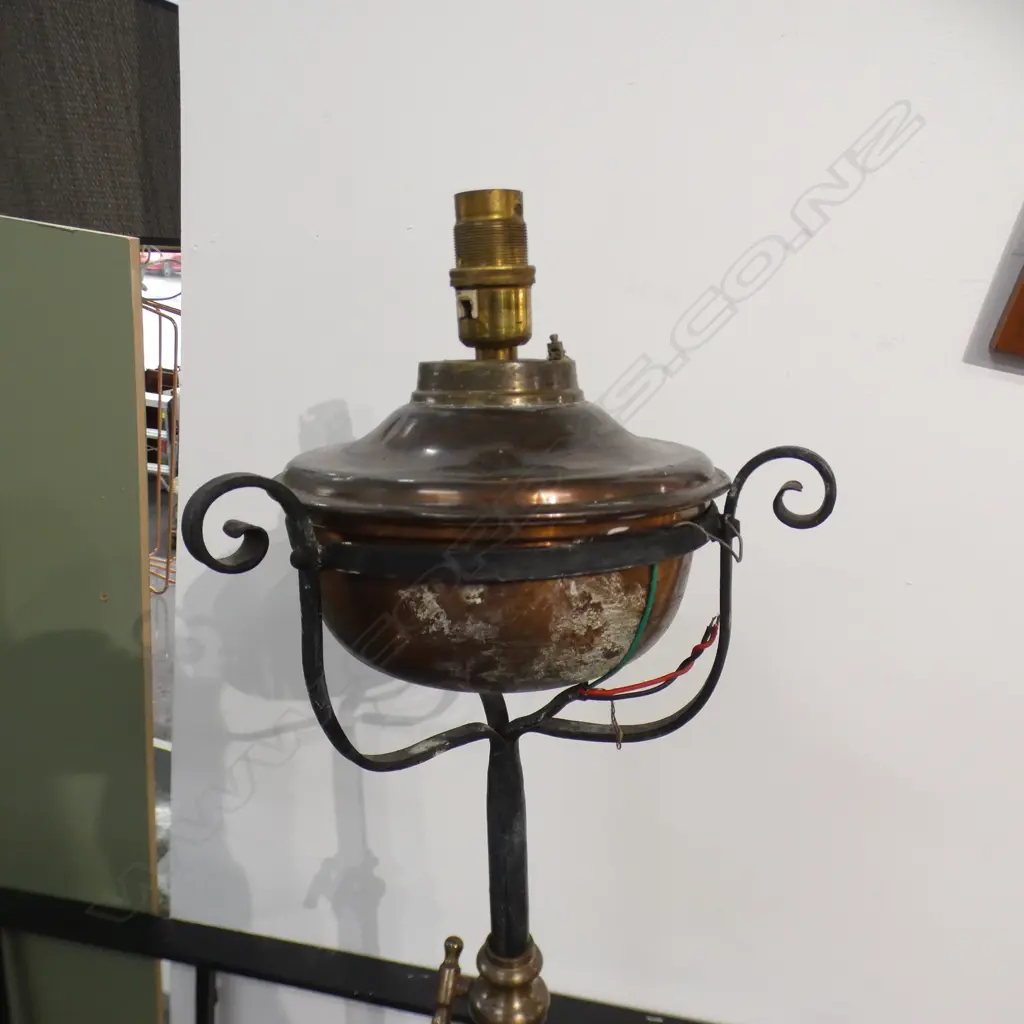 ANTIQUE METAL STANDARD LAMP H.1420mm (ADJUSTABLE) Image 1++