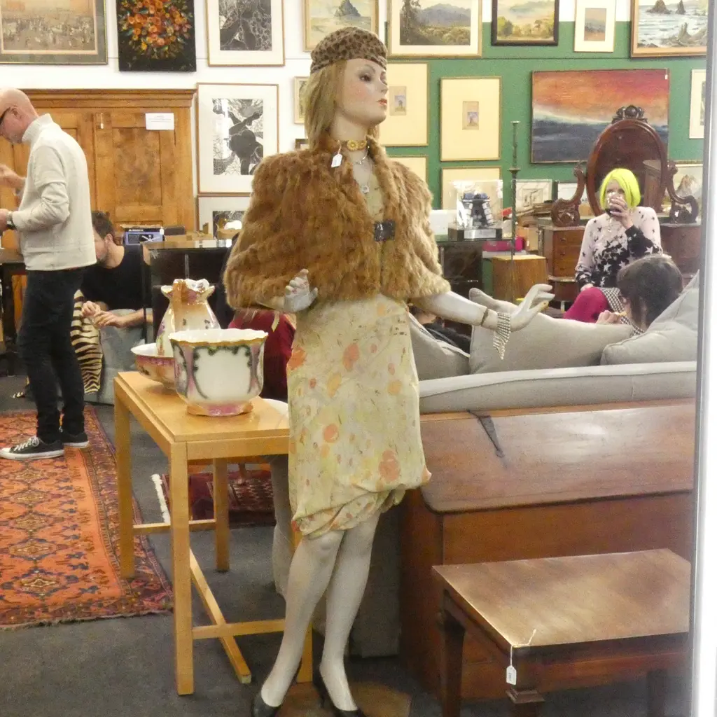 VINTAGE LADY MANNEQUIN WEARING VINTAGE CLOTHING FUR STOLE ETC, JEWELLERY ETC.H 1740MM Image 1++