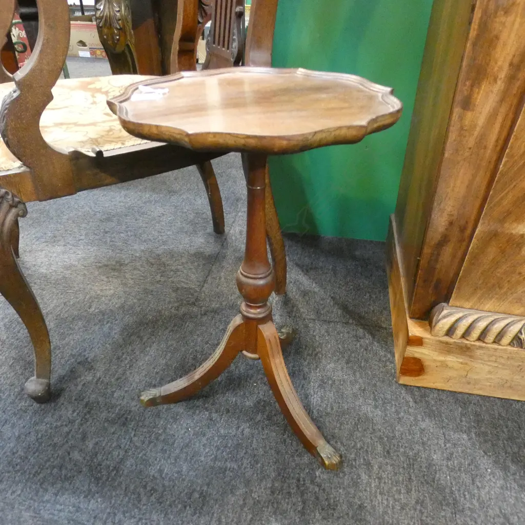 3 LEGGED QUEEN ANNE STYLE SIDE TABLE H.510mm Image 1++
