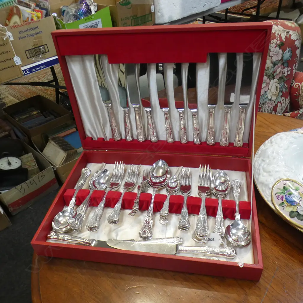 SHEFFIELD SILVER KINGS PLATE BOXED 53 PC CUTLERY SET Image 1++