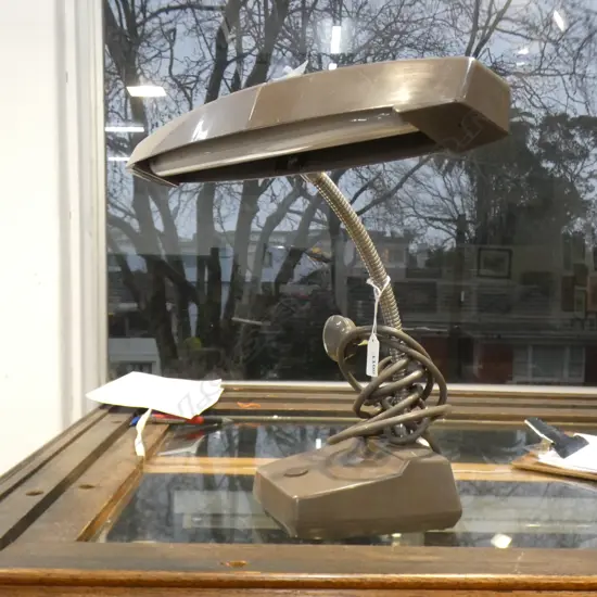 RETRO BANKERS LAMP