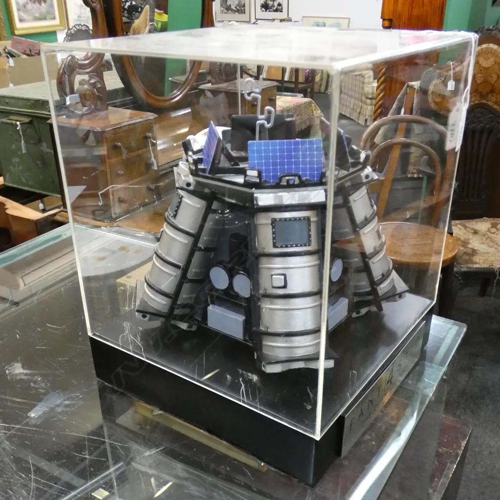 FANTASTIC 4 LTD ED (356/370) 'THE QUANTUM GATE' MODEL IN PERSPEX BOX H290MM Image 1++