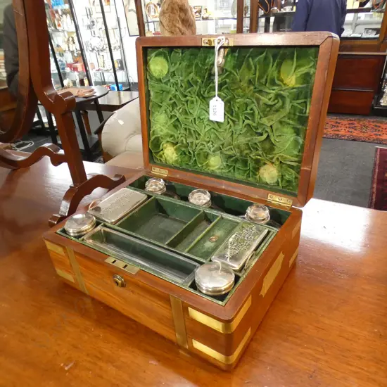 WOODEN VICTORIAN VANITY DRESSING CASE, w. EP POTS, PERFUME BOTTLES, LIFT OUT TRAY, W.310mm
